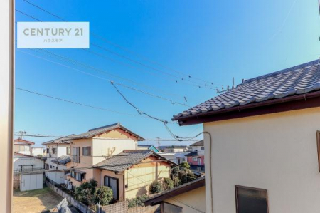 �Z�˂���̒��]�ʐ^�@������������Z��X�A���͂ɂ͍����������Ȃ��A�΂������󂪍L���J����������܂��I
�z�����傫���Ղ��邱�Ƃ�����܂���B�C�����̗ǂ������ʂ蔲����X���݂ł��B