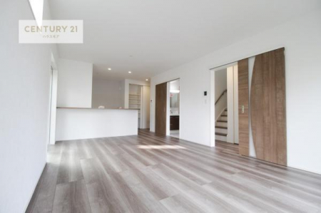 ���r���O�@���r���O�S�̂����n����ΖʃL�b�`���Ȃ̂ŁA���q�l�̗l�q�������Ȃ����Ƃ��ł���q��Ă����₷�����S�ȊԎ�ł��I