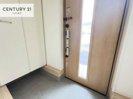 ���ց@�V���[�Y�{�b�N�X�t���Ȃ̂ŁA���ւ��Еt�����|�������₷���ł��I
�X�b�L���������ւŌ˂��J�����u�ԁA�������̂���S�n������Ԃ��o�}���Ă���܂��B