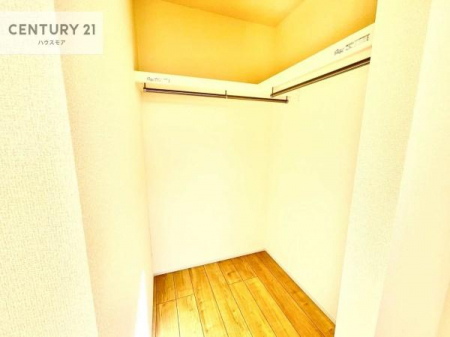 ���[�@�E�H�[�N�C���N���[�[�b�g�t���ł��B��������̂��m���Ȃǂ����[���Ă��������ł��ˁI���ɂ���@�������ȂǋG�ߕ��̑傫�ȉƓd�����[�ł��܂��B