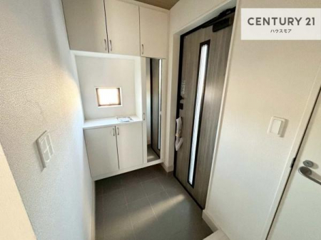 ���ց@�V���[�Y�{�b�N�X�t���Ȃ̂ŁA���ւ��Еt�����|�������₷���ł��I
�X�b�L���������ւŌ˂��J�����u�ԁA�������̂���S�n������Ԃ��o�}���Ă���܂��B