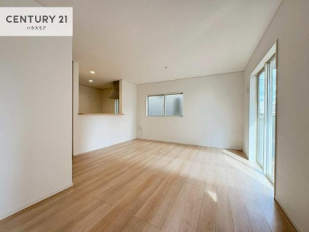 ���r���O�@�S�n�ǂ����r���O�͉Ƒ������R�ƏW�܂�܂��B�Ƒ��c�R�̎��Ԃ����������ł��B���Ƒ��ƁA����w�[���������Ԃ��߂��������ł��ˁB