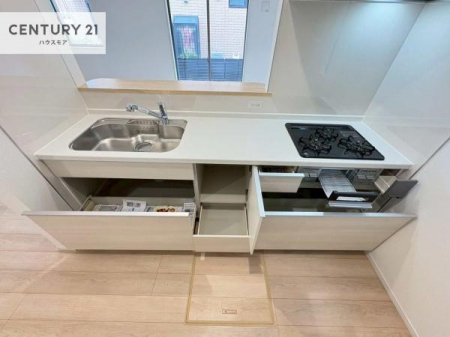 �L�b�`���@���[�͂̍����V�X�e���L�b�`���ŁA��������H�����������Еt���A�L�X�Ƃ�����Ԃŉ��K�ɗ������y���߂܂��B