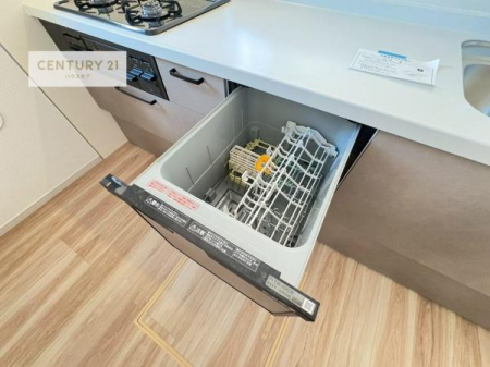 �L�b�`���@�H��@�t���̃L�b�`���ł��I�Z���������r��h�~�Ƃ��đ�ϊ��􂷂�֗��Ȏd�l�ł��I�r���g�C���Ȃ̂ŃL�b�`���̏ꏊ����炸�����X�y�[�X���L���g�����Ƃ��o���܂��I�y���n�̔���J�Ò��z