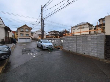 ���̑����n�@�O�ʓ��H��6���I�z����ǍD�ȗ��n�ł��B
�Ԍɓ��ꂪ���ȕ������S�ł��ˁB