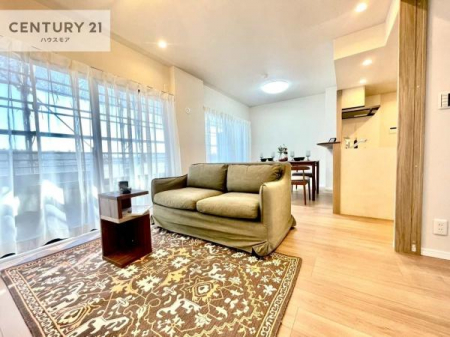 ���r���O�@��؂ȉƑ����W�܂邩�炱��LDK�ɂ͂�����肽���B
�q�����������C�ɏ΂��Ȃ��瑖�����Ă���p�����������u�L���Ƃɂ��ėǂ������v�Ǝv���u�Ԃł��B