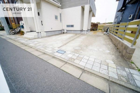 ���ԏ�@���ԃX�y�[�X��3�䕪����܂��I�Z�J���h�J�[�͂������A�o�C�N�⎩�]�ԂȂǂ��u���ꏊ�ɍ���܂���B