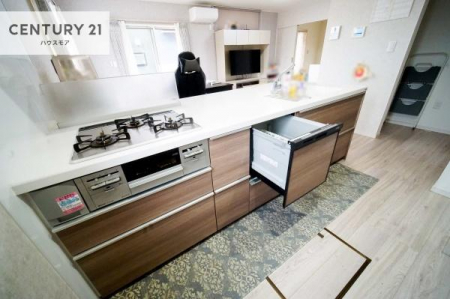 �L�b�`���@�H��@�t���̃L�b�`���ł��I�Z���������r��h�~�Ƃ��đ�ϊ��􂷂�֗��Ȏd�l�ł��I�r���g�C���Ȃ̂ŃL�b�`���̏ꏊ����炸�����X�y�[�X���L���g�����Ƃ��o���܂��I