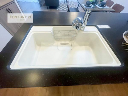 �L�b�`���@���C�h�ȃV���N�ł��ˁI�������˂ɂ������������₷���Ǝ����y�X�d�l�̃V�X�e���L�b�`���ł��I
�f�U�C�����Ƌ@�\�������˂��L�b�`���Ő�����������܂��ˁI