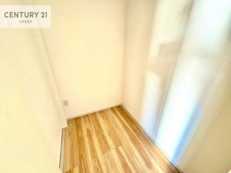 ���[�@�V�F�A�N���[�N��������Z�܂��́A���[�͂Ɖ��K�������˔������ґ�ȋ�Ԑ݌v�B�ߗނ�o�b�O�A�G�ߕ��܂łЂƂ܂Ƃ߂ɂł��A���X�̐������ڂ������ƃX�}�[�g�ɁI