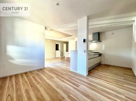 ���r���O�@��؂ȉƑ����W�܂邩�炱��LDK�ɂ͂�����肽���B
�q�����������C�ɏ΂��Ȃ��瑖�����Ă���p�����������u�L���Ƃɂ��ėǂ������v�Ǝv���u�Ԃł��B