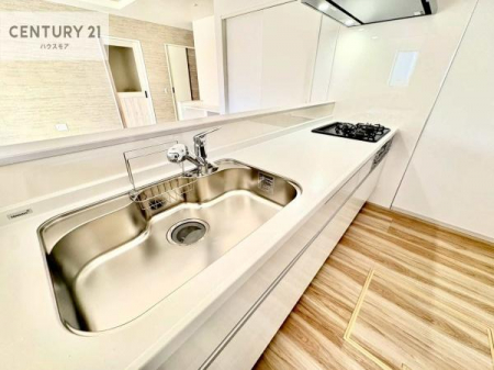 �L�b�`���@��l�C�̑Ζʎ��V�X�e���L�b�`�����̗p���Ă��܂��I���Ƒ��̃R�~���j�P�[�V���������R�Ƒ�����݌v�ł��B
���q�l�ɂ��ڂ��͂��̂Ŋ������ł��ˁB�L�X�g���ĉ��K�ɍ�Ƃ��i�݂܂��B