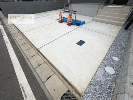 ���ԏ�@���ԃX�y�[�X��2�䕪����܂��I�Z�J���h�J�[�͂������A�o�C�N�⎩�]�ԂȂǂ��u���ꏊ�ɍ���܂���B