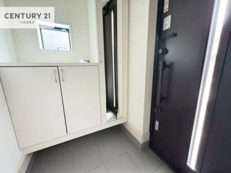 ���ց@�~���[�t���V���[�Y�{�b�N�X�t���Ȃ̂ŁA���ւ��Еt�����|�������₷���ł��I
�X�b�L���������ւŌ˂��J�����u�ԁA�������̂���S�n������Ԃ��o�}���Ă���܂��B