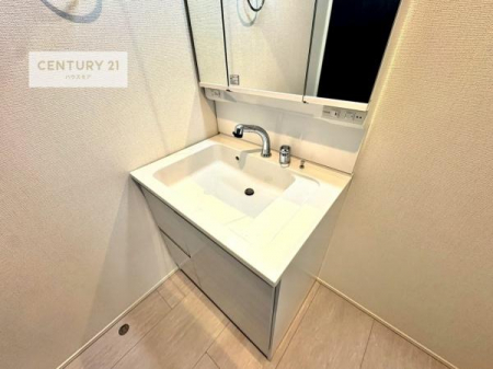 ���ʑ�E���ʏ��@�[�����ʑ�{�E���́A�������˂ɂ����̂ł�����ꂪ�y�X�I���������ۂĂ܂��I
�L���C�Ȑ��ʏ��Ŏ��������̃��`�x�[�V�������オ��܂��ˁI