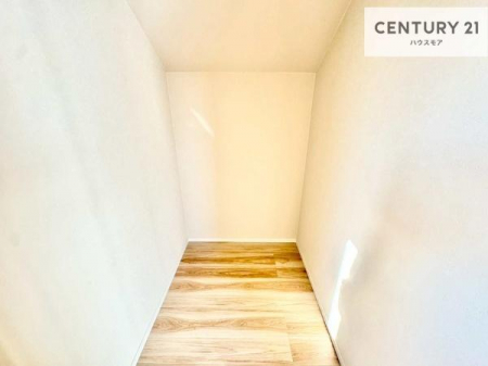 ���[�@�E�H�[�N�C���N���[�[�b�g�t���ł��B��������̂��m���Ȃǂ����[���Ă��������ł��ˁI���ɂ���@�������ȂǋG�ߕ��̑傫�ȉƓd�����[�ł��܂��I