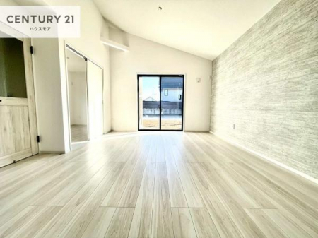 ���r���O�@�傫�ȑ����炽���Ղ�̗z���������閾�邢���r���O�B�J�����̂��郊�r���O�ŉƑ��c���̂��났�̎��Ԃ��߂����܂��I�����̂����w�\�ł��I���񌻒n�ŗz������Ȃǂ��̊����������܂��I