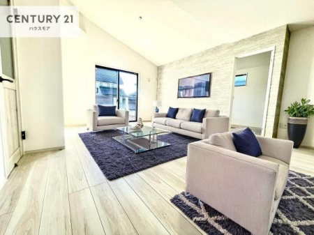 ���r���O�@�Ƌ��CG�p�[�X�ł��B�J�����̂���L�XLDK�I�\�t�@�[��_�C�j���O�e�[�u����u���Ă������ɂȂ�Ȃ��̂ŉ��K�ɉ߂����܂��I�R�~���j�P�[�V���������₷�����r���O�ł��I