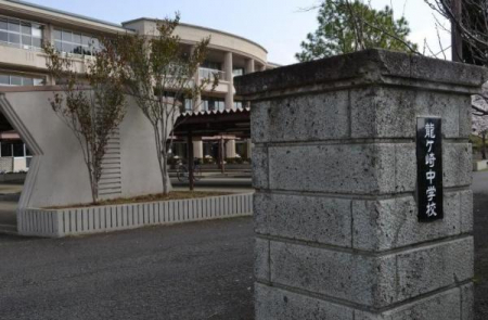 ���ӊ��@-