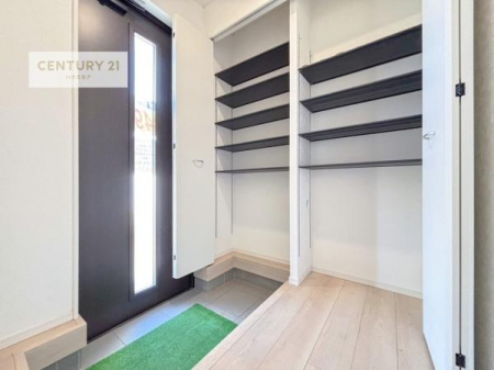 �����\�z�}(����)�@�V���[�Y�{�b�N�X�t���Ȃ̂ŁA���ւ��Еt�����|�������₷���ł��I
�X�b�L���������ւŌ˂��J�����u�ԁA�������̂���S�n������Ԃ��o�}���Ă���܂��B�i���d�l�j