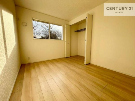 �m���@���[�X�y�[�X�����Ă��܂��I�������X�b�L�����ڂ��鎖���ł��܂��ˁB
�Ƌ��I�΂Ȃ��V���v���ȃf�U�C���ׁ̈A�Ƌ��I�΂����C�ɓ���̋�ԍ�肪�ł������ł��ˁB