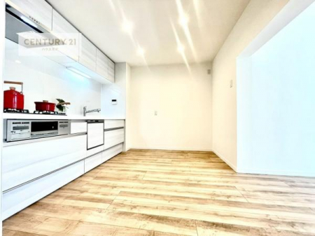 �L�b�`���@��Ƃ肠�钲���X�y�[�X�ō�Ƃ����₷�����K�ȃL�b�`���ł��I
���q�l�ƈꏏ�ɂ��َq������y���߂�L�X�X�y�[�X�ł��B�y�����������ԂɂȂ肻���ł��ˁI