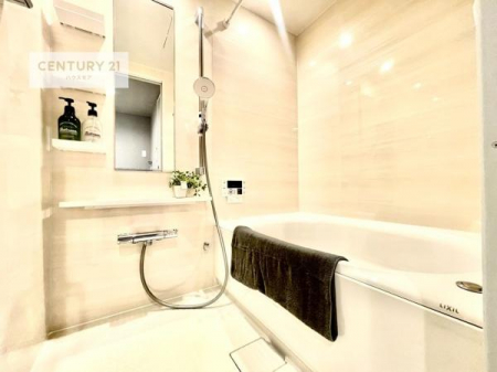 �����@������Ƃ����������̂���o�X���[���I���K�ȃo�X�^�C��������܂��I
1���̔�����������Ɩ����Ă����f�G�ȃ����N�[�[�V������ԂɂȂ肻���ł��ˁB