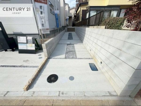 ���ԏ�@���ԃX�y�[�X��2�䕪����܂��I�Z�J���h�J�[�͂������A�o�C�N�⎩�]�ԂȂǂ��u���ꏊ�ɍ���܂���B