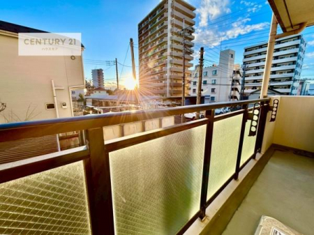 �Z�˂���̒��]�ʐ^�@���ꂽ���ɂ͐�������n����J���I�Ȏ��Ԃ��y���߂܂��B�C�����̗ǂ������ʂ蔲����X���݂ł��I