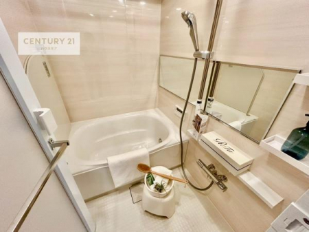 �����@������Ƃ����������̂���o�X���[���I���K�ȃo�X�^�C��������܂��I
1���̔�����������Ɩ����Ă����f�G�ȃ����N�[�[�V������ԂɂȂ肻���ł��ˁB