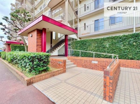 �G���g�����X�@�z������̗ǂ��G���g�����X�́A���Ƒ��₨�q�l���������}���Ă���܂��B
�����̕�炵�ɐS�n�悳�������炵�Ă�����Ԃł��B