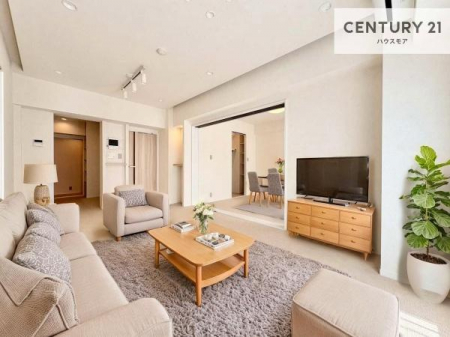 ���r���O�@�Ƌ��CG�p�[�X�ł��B�S�n�ǂ����r���O�͉Ƒ������R�ƏW�܂�܂��B�Ƒ��c�R�̎��Ԃ����������ł��B���Ƒ��ƁA����w�[���������Ԃ��߂��������ł��ˁB