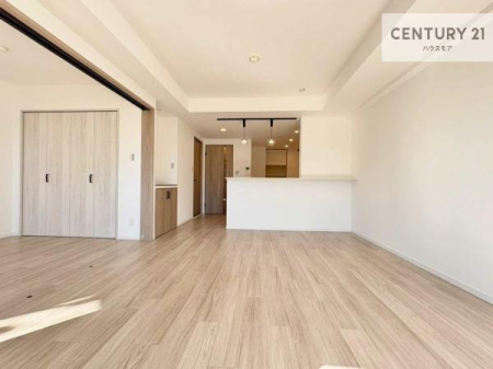 ���r���O�@�S�n�ǂ����r���O�͉Ƒ������R�ƏW�܂�܂��B�Ƒ��c�R�̎��Ԃ����������ł��B���Ƒ��ƁA����w�[���������Ԃ��߂��������ł��ˁB