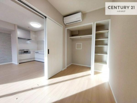 �m���@���[�X�y�[�X�����Ă��܂��I�������X�b�L�����ڂ��鎖���ł��܂��ˁB
�Ƌ��I�΂Ȃ��V���v���ȃf�U�C���ׁ̈A�Ƌ��I�΂����C�ɓ���̋�ԍ�肪�ł������ł��ˁB