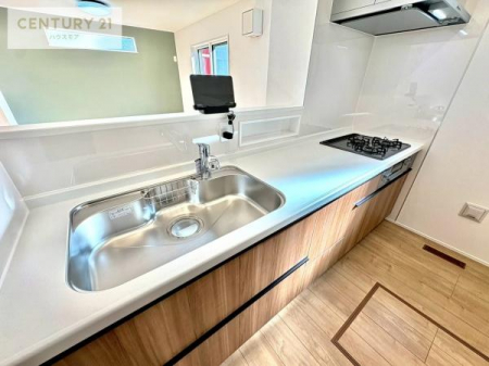 �L�b�`���@�y���n�̔���J�Ò��z
��l�C�̑Ζʎ��V�X�e���L�b�`�����̗p���Ă��܂��I���Ƒ��̃R�~���j�P�[�V���������R�Ƒ�����݌v�ł��B
���q�l�ɂ��ڂ��͂��̂Ŋ������ł��ˁB�L�X�g���ĉ��K�ɍ�Ƃ��i�݂܂��B