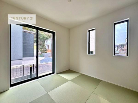 �a���@�^�^�~�̍��肪���炬��^����A�����b�N�X��ԁB�����傫���J�����̂���a���ƂȂ��Ă���܂��B���{�l�̐S������u�a�v�̋�ԁB