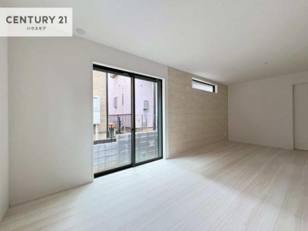 ���r���O�@�D�����z���܂肪���r���O����ł���ċ��S�n�̗ǂ���Ԃ����o���Ă���܂��I
���났�̎��Ԃ��߂����܂��I