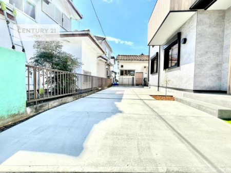 ���ԏ�@���ԃX�y�[�X��2�䕪����܂��I�Z�J���h�J�[�͂������A�o�C�N�⎩�]�ԂȂǂ��u���ꏊ�ɍ���܂���B