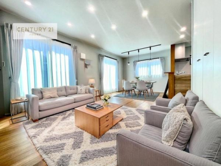 ���r���O�@�Ƌ��CG�p�[�X�ł��B��؂ȉƑ����W�܂邩�炱��LDK�ɂ͂�����肽���B
�q�����������C�ɏ΂��Ȃ��瑖�����Ă���p�����������u�L���Ƃɂ��ėǂ������v�Ǝv���u�Ԃł��B