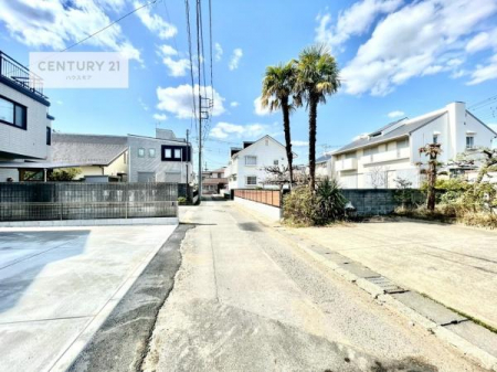 ���̑����n�@�O�ʓ��H��4���I�z����ǍD�ȗ��n�ł��B
�Ԍɓ��ꂪ���ȕ������S�ł��ˁB