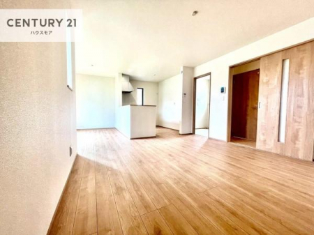 ���r���O�@�S�n�ǂ����r���O�͉Ƒ������R�ƏW�܂�܂��B�Ƒ��c�R�̎��Ԃ����������ł��B���Ƒ��ƁA����w�[���������Ԃ��߂��������ł��ˁB