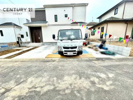 ���ԏ�@���ԃX�y�[�X��3�䕪����܂��I�Z�J���h�J�[�͂������A�o�C�N�⎩�]�ԂȂǂ��u���ꏊ�ɍ���܂���B