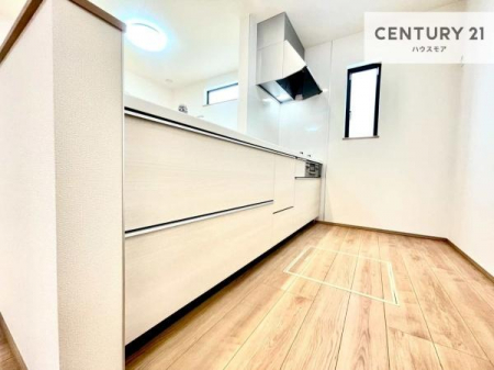 �L�b�`���@��Ƃ肠�钲���X�y�[�X�ō�Ƃ����₷�����K�ȃL�b�`���ł��I
���q�l�ƈꏏ�ɂ��َq������y���߂�L�X�X�y�[�X�ł��B�y�����������ԂɂȂ肻���ł��ˁI