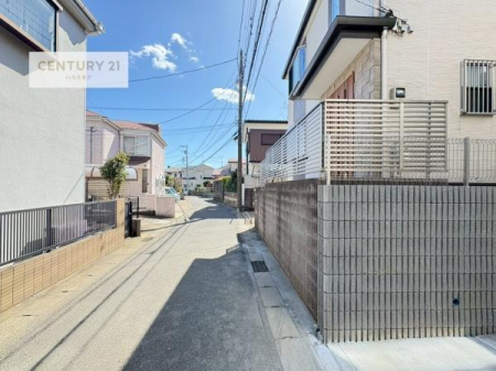 ���̑����n�@�O�ʓ��H��4���I�z����ǍD�ȗ��n�ł��B
�Ԍɓ��ꂪ���ȕ������S�ł��ˁB