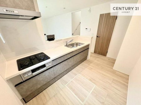 �L�b�`���@��Ƃ肠�钲���X�y�[�X�ō�Ƃ����₷�����K�ȃL�b�`���ł��I
���q�l�ƈꏏ�ɂ��َq������y���߂�L�X�X�y�[�X�ł��B�y�����������ԂɂȂ肻���ł��ˁI