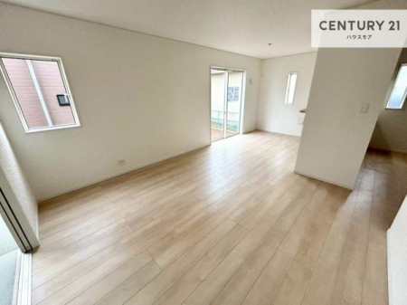 ���r���O�@�傫�ȑ����炽���Ղ�̗z���������閾�邢���r���O�B�J�����̂��郊�r���O�ŉƑ��c���̂��났�̎��Ԃ��߂����܂��I�����̂����w�\�ł��I���񌻒n�ŗz������Ȃǂ��̊����������܂��I