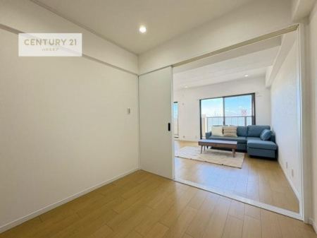 ���r���O�ȊO�̋����@���r���O�Ɨאڂ����m���ł��I�Ǝ��̋x�e�X�y�[�X��L�b�Y�X�y�[�X�Ƃ��Ċ��p����̂��悳�����ł��ˁI
