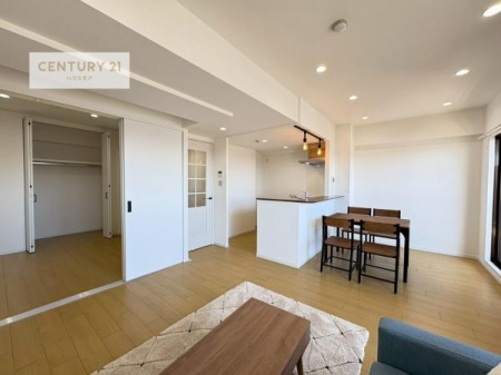 ���r���O�@�J�����̂���L�XLDK�I�\�t�@�[��_�C�j���O�e�[�u����u���Ă������ɂȂ�Ȃ��̂ŉ��K�ɉ߂����܂��I�R�~���j�P�[�V���������₷�����r���O�ł��B