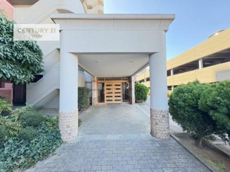 �G���g�����X�@�z������̗ǂ��G���g�����X�́A���Ƒ��₨�q�l���������}���Ă���܂��B
�����̕�炵�ɐS�n�悳�������炵�Ă�����Ԃł��B