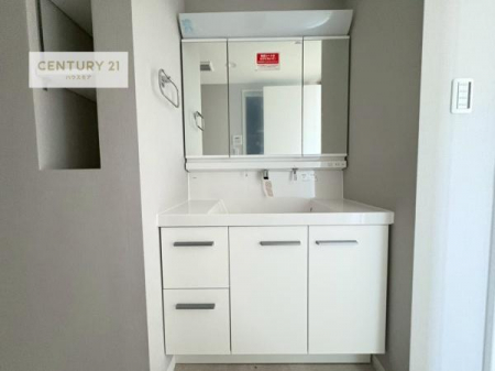 ���ʑ�E���ʏ��@�O�ʋ��d�l�̐��ʏ��́A�g�����Ȃ݂����₷������I���͎��[�ɂȂ��Ă��܂��B�h���C���[�₨���ϓ����Еt������̂Ő��ʑ������X�b�L���ƌ����邱�Ƃ��o���܂��I